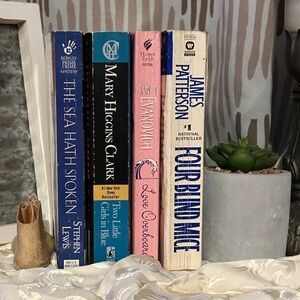 😉Bundle Days😉Paperback Books Includes Authors James Patterson Mary Higgins Clark